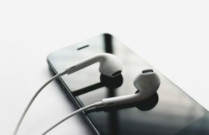 Cell phone with earbuds 